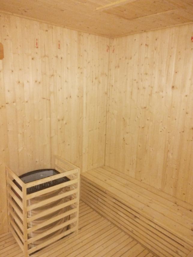 7 miles Residence Steam & Sauna 6